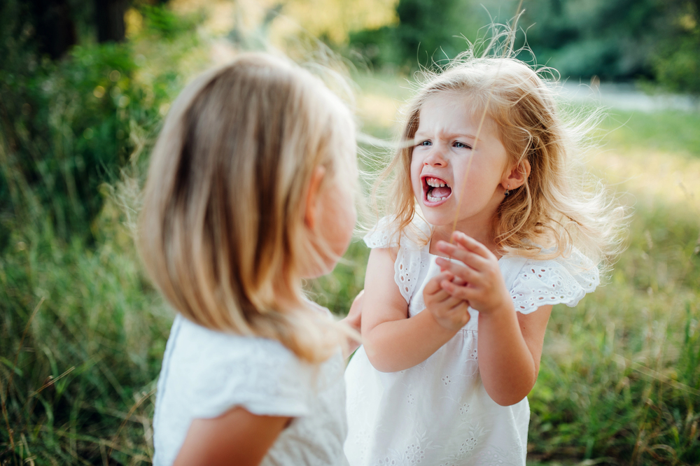 Waarom is mijn kind bazig? opvoedtips voor samenspelen